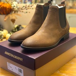 New in box J&M Henrick Chelsea tan suede